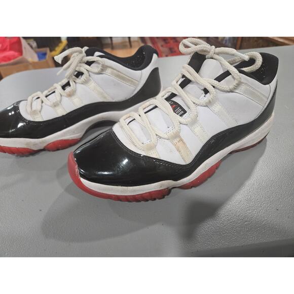 Air Jordan 11 Low Concord Bred AV2187-160 Mens Size 9 Black Red main image 6